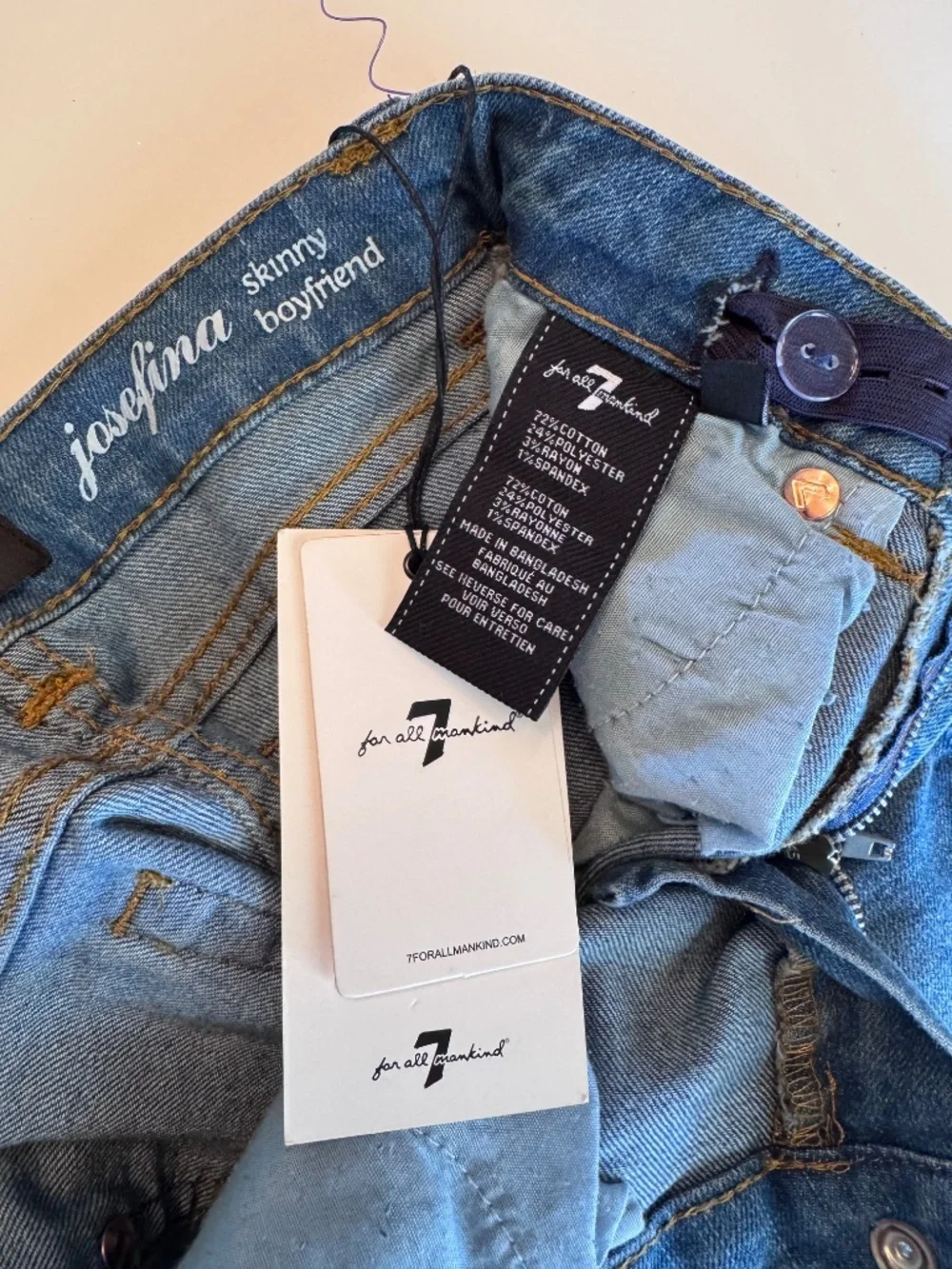 7 For All Mankind Girls Josefina Skinny Boyfriend Denim Shorts Size 4 NWT